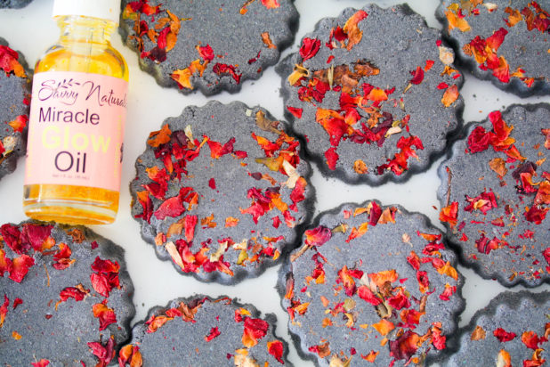 Black Rose Petal Bath Bomb DIY