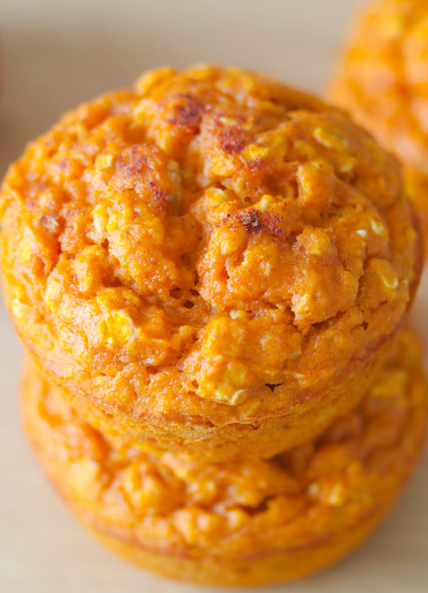 Made with real pumpkin these all natural Pumpkin Spice Oatmeal Muffins are full of flavor and worth ever bite! 