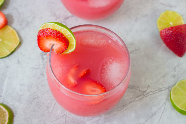 Fresh Strawberry Water (Agua Fresca)