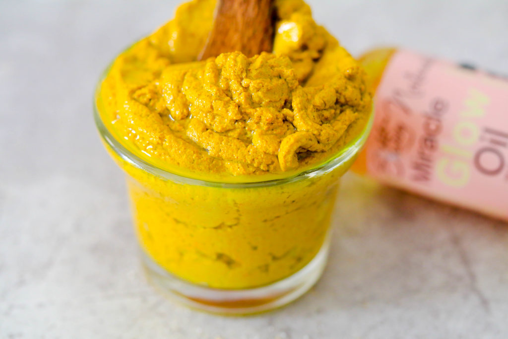 This easy detoxifying turmeric acne face mask only requires a few ingredients. It’s an all-natural tutorial that is perfect for clearing up your acne-prone skin!